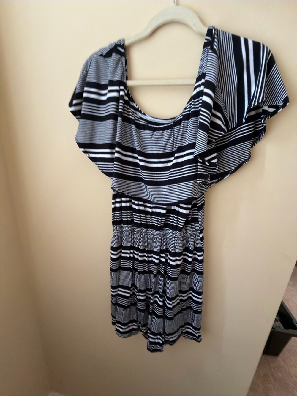 Black and White Striped Women's Romler